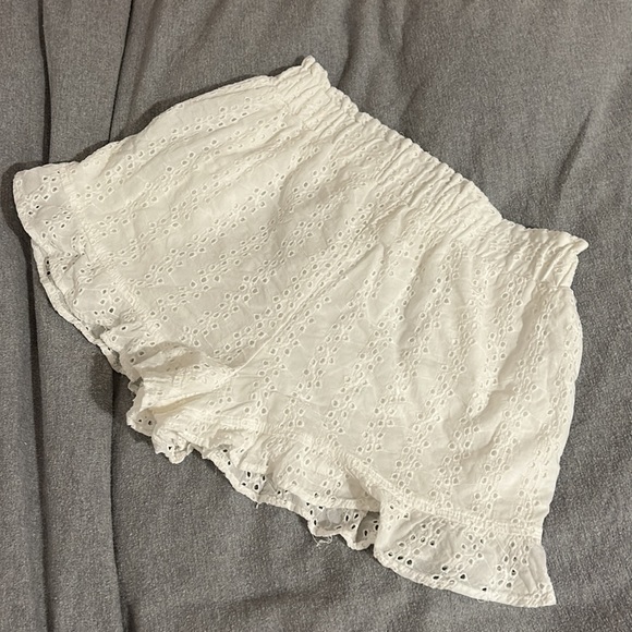 Hollister Summer Shorts (M) - Picture 2 of 3